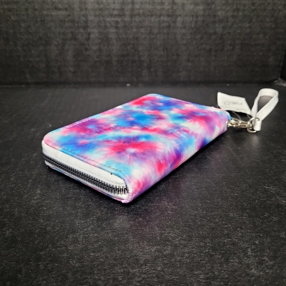 Rue 21 Wristlet #0007174 - Picture 4 of 8